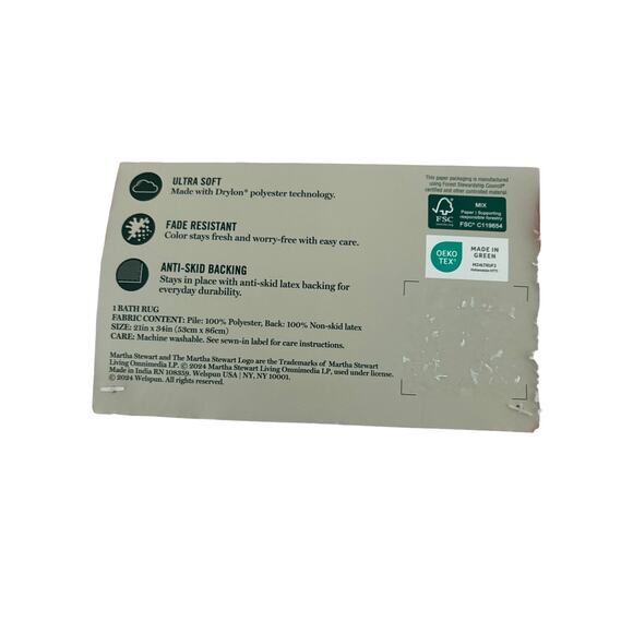 NWT MARTHA STEWART PINK ULTRAY SOFT BATH RUG WITH RED RIBBONS - Picture 3 of 3